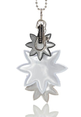 Lasessor Edelweiss heijastin - musta hopea - kukka - koruheijastin - laukkukoru - asusteet - IHANA Store