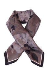 Lasessor Rosie silkkihuivi - taupe kuvioitu - silkkihuivit - asusteet - naisten huivit - lifestyle - IHANA Store