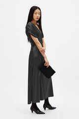 InWear Oakki maksimekko - musta - satiinimekko - naisten juhlavaatteet - muoti - lifestylemyymälä - kotimainen verkkokauppa - IHANA Store
